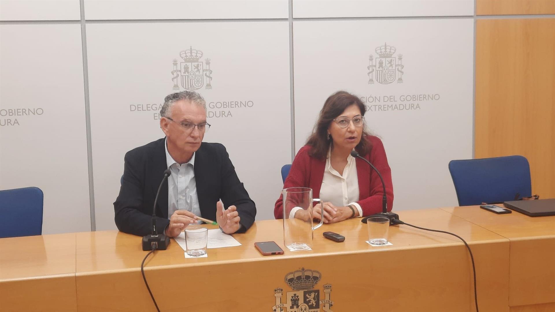 Quince migrantes procedentes de Malí se forman en Almaraz para trabajar en una planta fotovoltaica de Torrecillas de la Tiesa Quince migrantes procedentes de Malí se forman en Almaraz para trabajar en una planta fotovoltaica de Torrecillas de la Tiesa