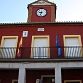 Aldeanueva de San Bartolomé vota desde hoy si silencia de madrugada el reloj del campanario del Ayuntamiento Aldeanueva de San Bartolomé vota desde hoy si silencia de madrugada el reloj del campanario del Ayuntamiento