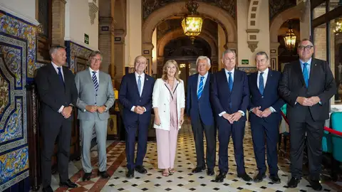 Sevilla y Málaga defienden ir de la mano en la tasa frente a "discusiones estériles" entre ciudades Sevilla y Málaga defienden ir de la mano en la tasa frente a "discusiones estériles" entre ciudades