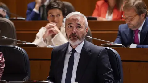 El presidente Azcón insiste en crear un frente común contra el cupo catalán El presidente Azcón insiste en crear un frente común contra el cupo catalán
