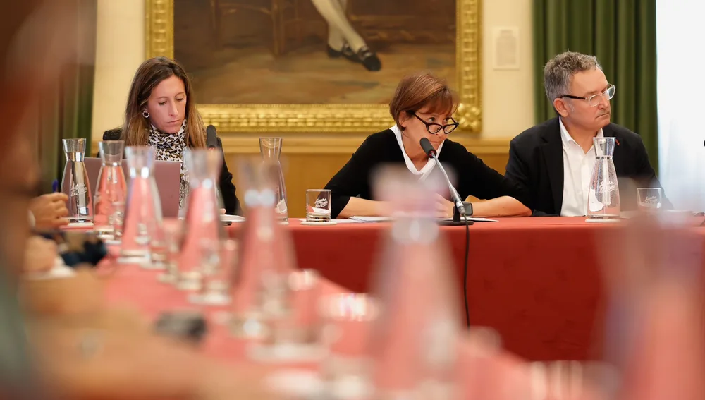 Reunión de la mesa de trabajo del Vial de Jove en el Ayuntamiento de Gijón Reunión de la mesa de trabajo del Vial de Jove en el Ayuntamiento de Gijón