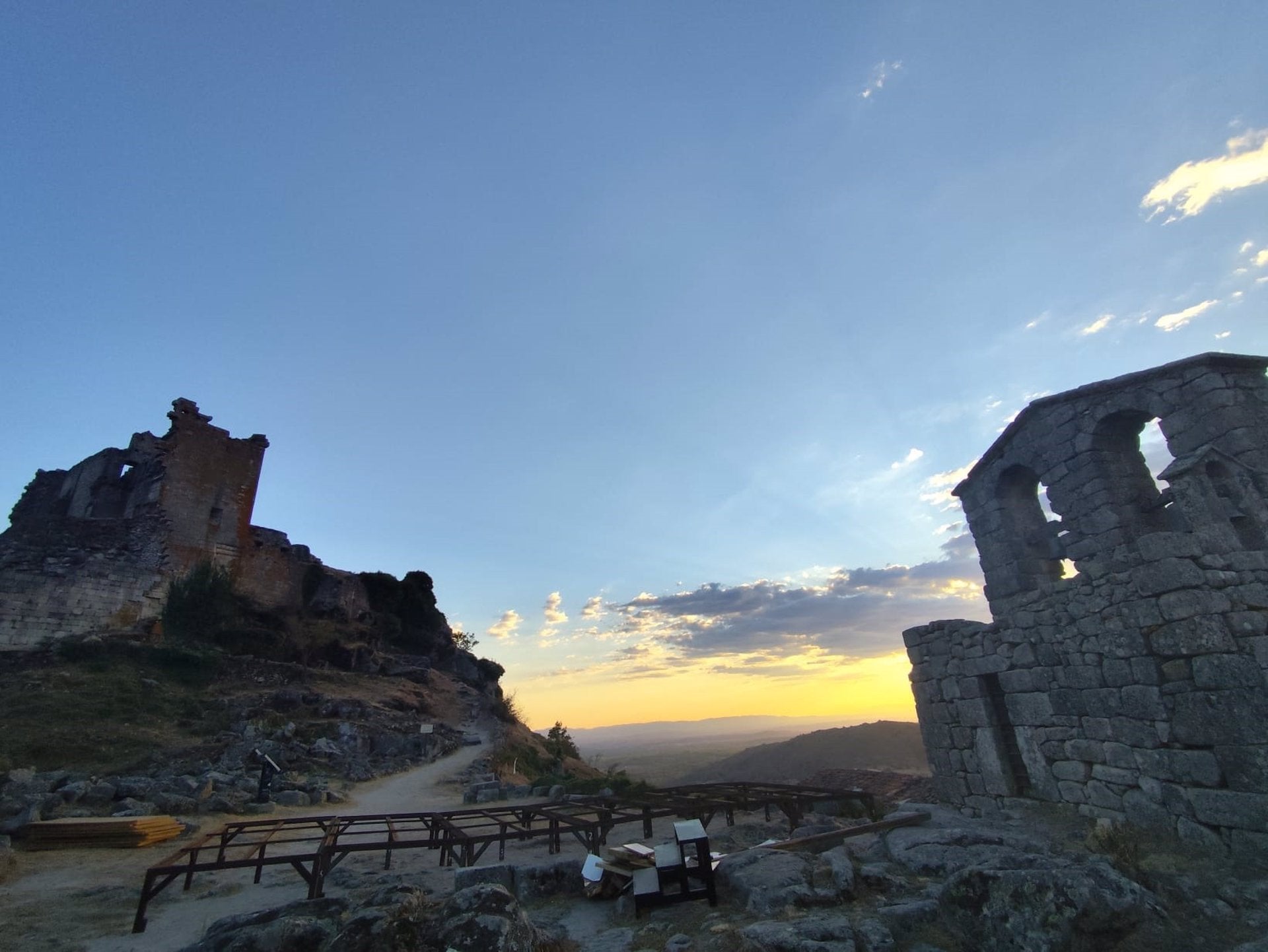 El Festival Itinera Extremadura llegará este fin de semana al Mirador de Galizuela y al Castillo de Trevejo El Festival Itinera Extremadura llegará este fin de semana al Mirador de Galizuela y al Castillo de Trevejo