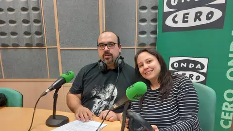 Miguel Ángel Linares y Sheila Gutiérrez, en Onda Cero Miguel Ángel Linares y Sheila Gutiérrez, en Onda Cero