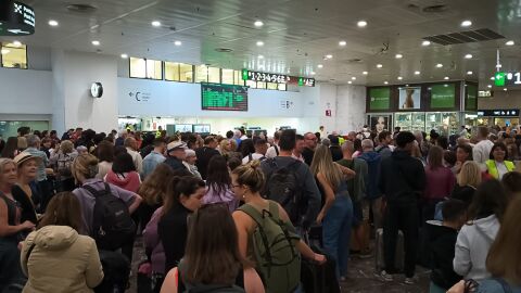 Pasajeros en la Estaci&oacute; de Sants, Barcelona