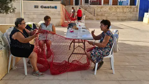 El Ayuntamiento vilero retoma el proyecto cultural “La Vila Vella” para poner en valor el patrimonio etnográfico marítimo y el oficio de la confección de redes El Ayuntamiento vilero retoma el proyecto cultural “La Vila Vella” para poner en valor el patrimonio etnográfico marítimo y el oficio de la confección de redes