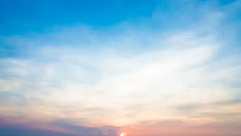 Imagen del cielo durante el atardecer Imagen del cielo durante el atardecer
