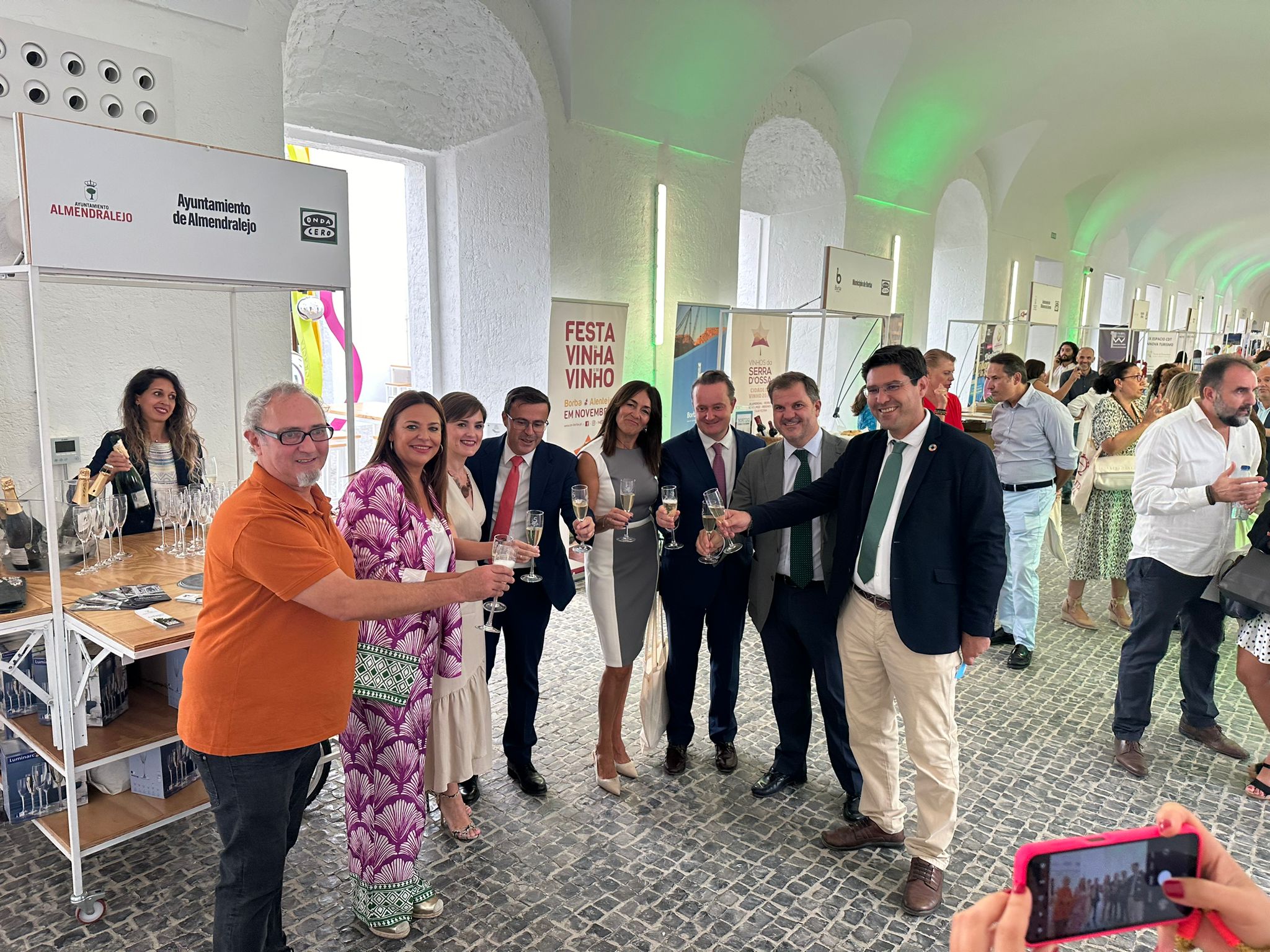 La Feria de Turismo de Onda Cero reúne a más de 30 expositores de la provincia de Badajoz y de Portugal La Feria de Turismo de Onda Cero reúne a más de 30 expositores de la provincia de Badajoz y de Portugal