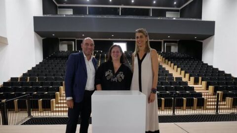 La alcaldesa de Crevillent en la recepción de las obras del nuevo Teatro Chapí La alcaldesa de Crevillent en la recepción de las obras del nuevo Teatro Chapí