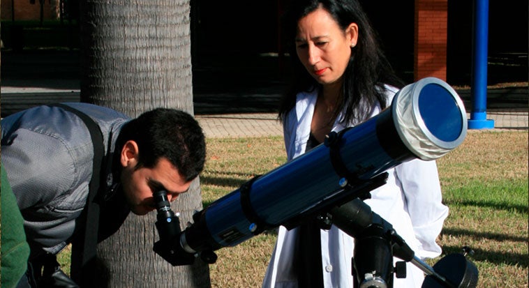 Celebra la Noche Internacional de Observación de la Luna con el MUDIC Celebra la Noche Internacional de Observación de la Luna con el MUDIC