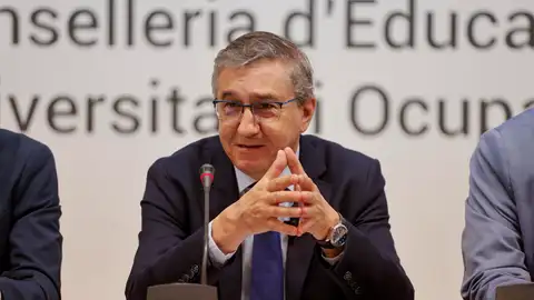 Rovira destaca el incremento de las becas universitarias por parte del Gobierno valenciano Rovira destaca el incremento de las becas universitarias por parte del Gobierno valenciano