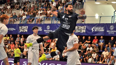 El TM Balonmano Benidorm inaugura ASOBAL con una gran victoria El TM Balonmano Benidorm inaugura ASOBAL con una gran victoria