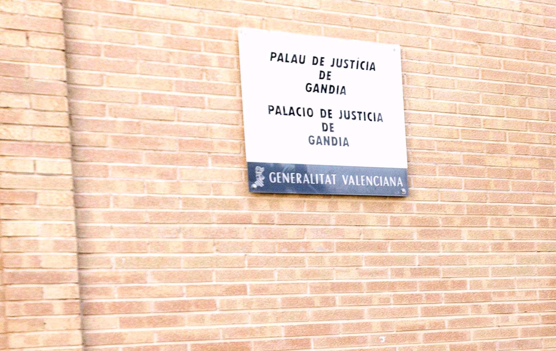 El hombre detenido en Beniarjó por apuñalar a otro en defensa de una mujer pasa a disposición judicial El hombre detenido en Beniarjó por apuñalar a otro en defensa de una mujer pasa a disposición judicial