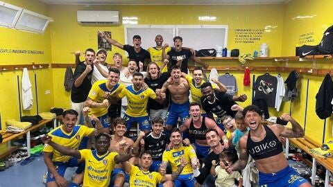 El Orihuela CF consigue su primera victoria de la temporada al ganar al Don Benito 2-1 en Los Arcos