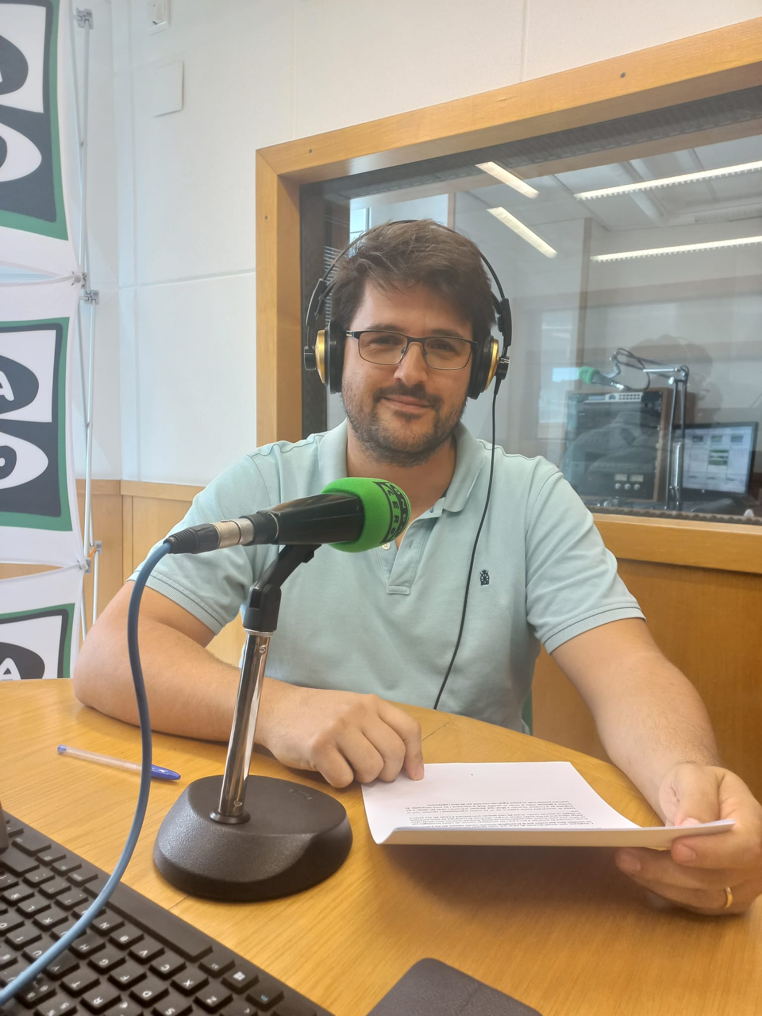 El Programa d'Educació Audiovisual de la Fundació Aprendre a Mirar per formar en noves tecnologies famílies i escoles El Programa d'Educació Audiovisual de la Fundació Aprendre a Mirar per formar en noves tecnologies famílies i escoles