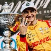 Palou hace historia y gana su tercer título de IndyCar Palou hace historia y gana su tercer título de IndyCar
