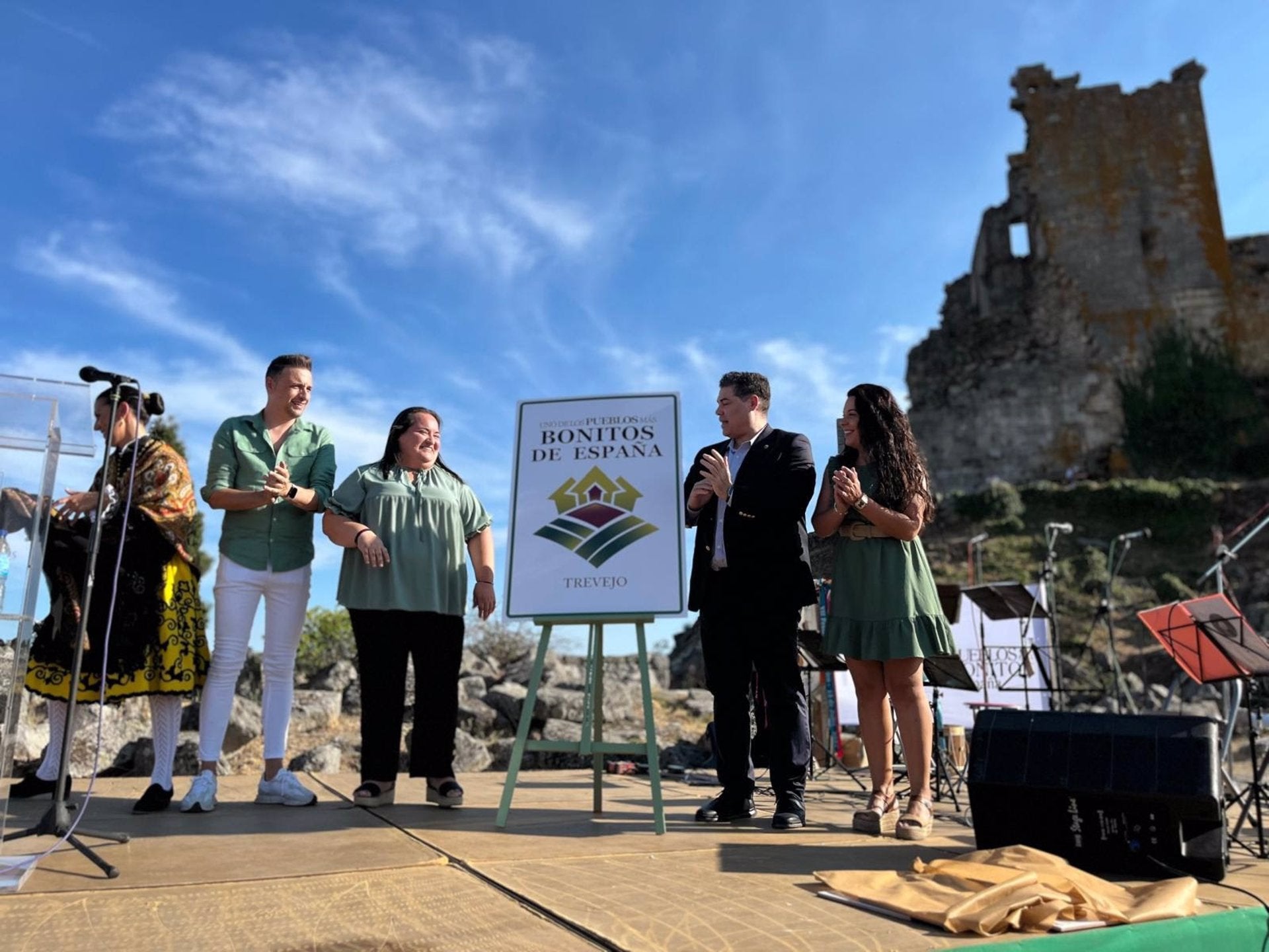 Trevejo es ya oficialmente uno de los 'Pueblos más Bonitos de España' Trevejo es ya oficialmente uno de los 'Pueblos más Bonitos de España'