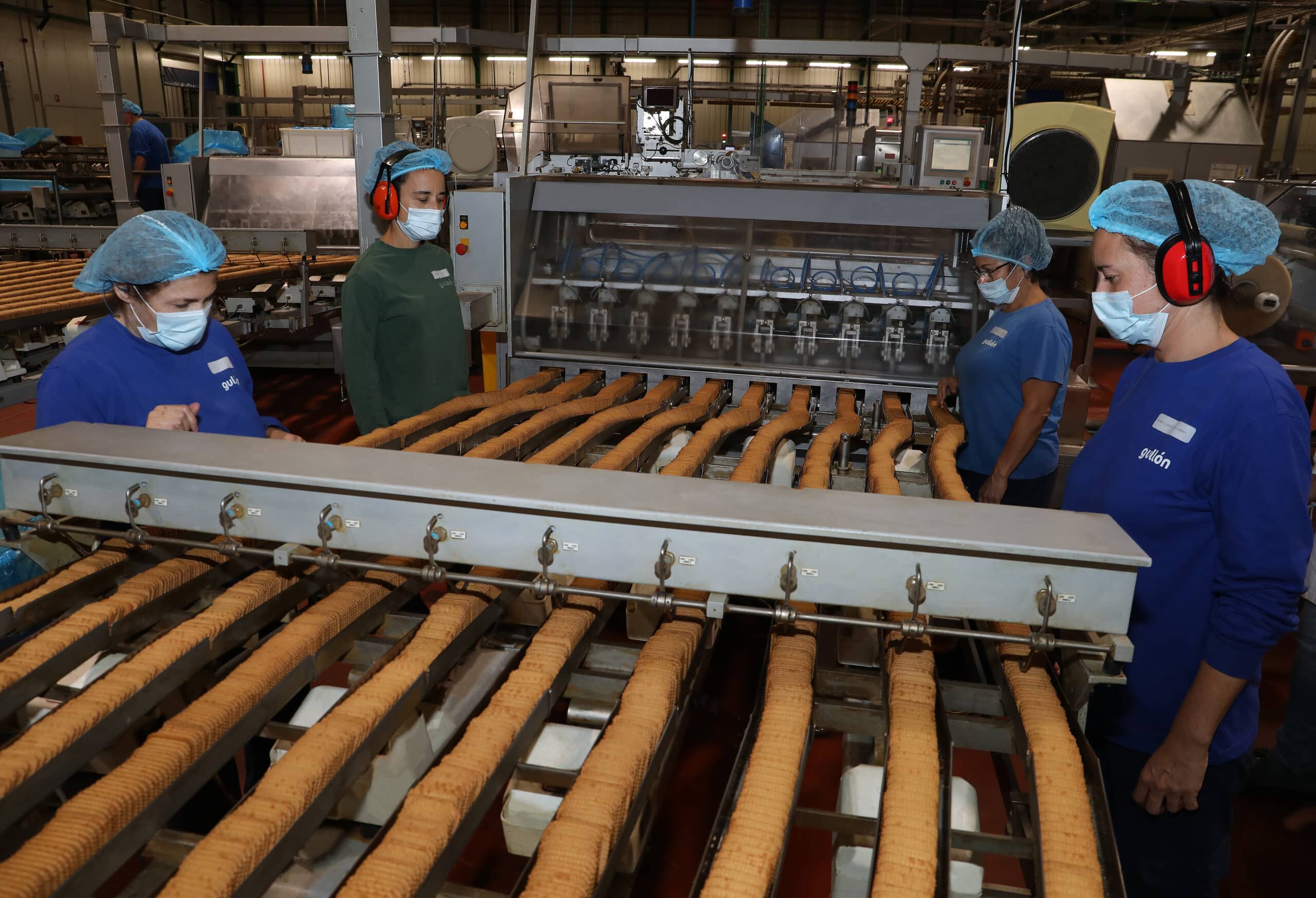 Galletas Gullón estabiliza los 2.100 puestos de trabajo directos y refuerza la calidad del empleo Galletas Gullón estabiliza los 2.100 puestos de trabajo directos y refuerza la calidad del empleo