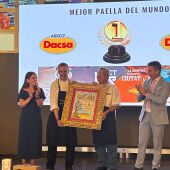 Paco Rodriguez y Rafael Climent. Restaurante Miguel y Juani de l'Alcudia. Ganadores Concurso Paellas Sueca