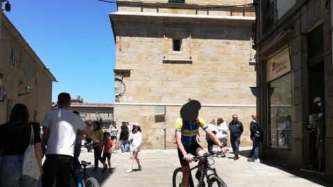 El Concello de Santiago impulsa la movilidad en bicicleta en la ciudad y regula los veh&iacute;culos de movilidad personal que veta en el casco hist&oacute;rico