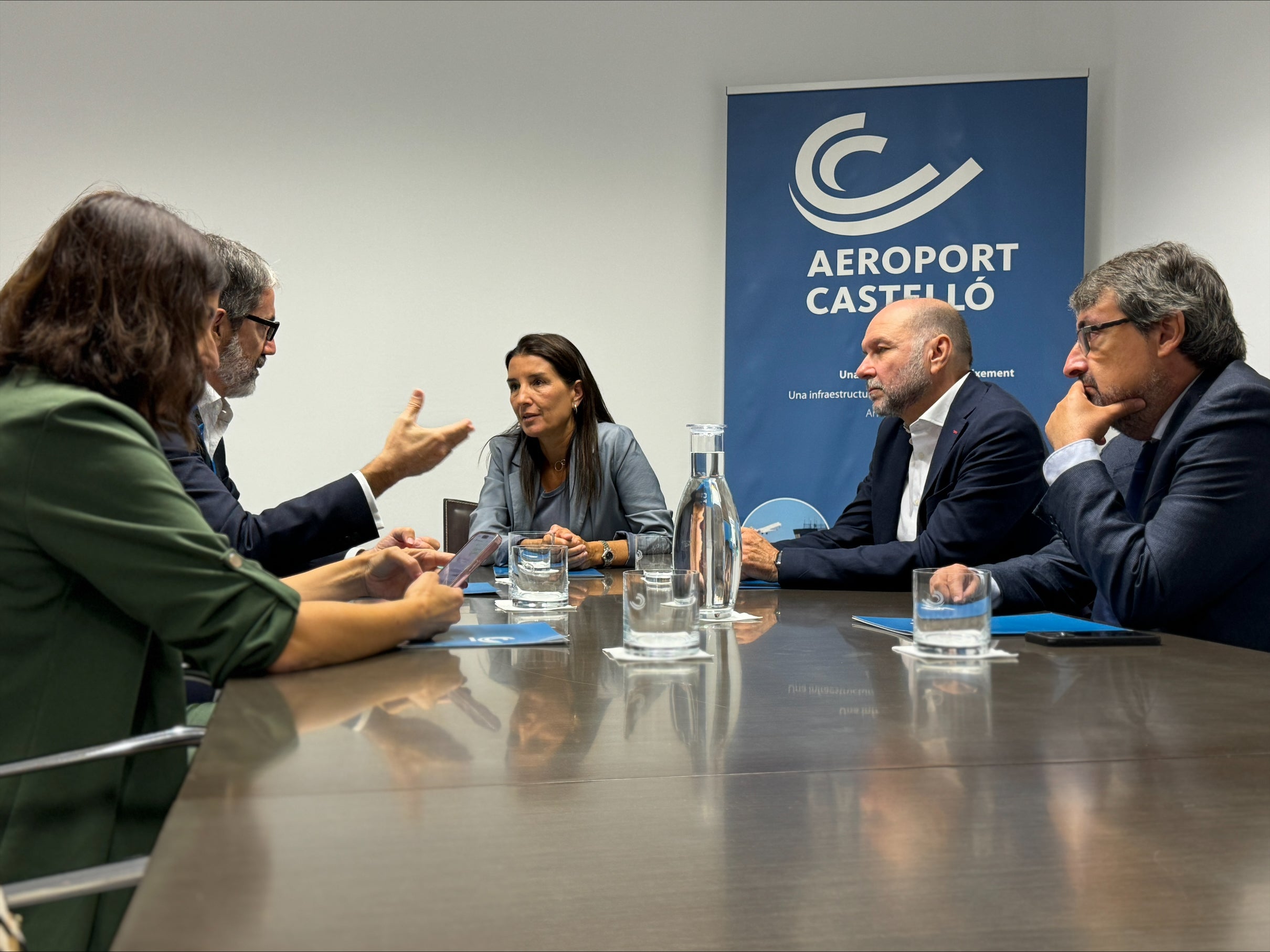 Merino destaca al aeropuerto de Castellón como motor clave para la industria y la economía de la Comunitat Valenciana Merino destaca al aeropuerto de Castellón como motor clave para la industria y la economía de la Comunitat Valenciana