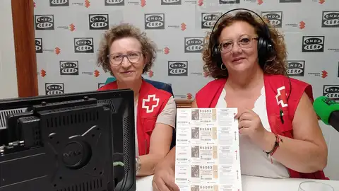 Consoli García y Trini Pérez, vicepresidenta y presidenta de Cruz Roja Valdepeñas Consoli García y Trini Pérez, vicepresidenta y presidenta de Cruz Roja Valdepeñas