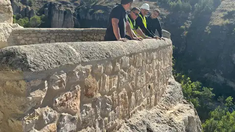 El muro, ya restaurado, tras los trabajos acometidos en las últimas semanas en el casco antiguo de Cuenca El muro, ya restaurado, tras los trabajos acometidos en las últimas semanas en el casco antiguo de Cuenca