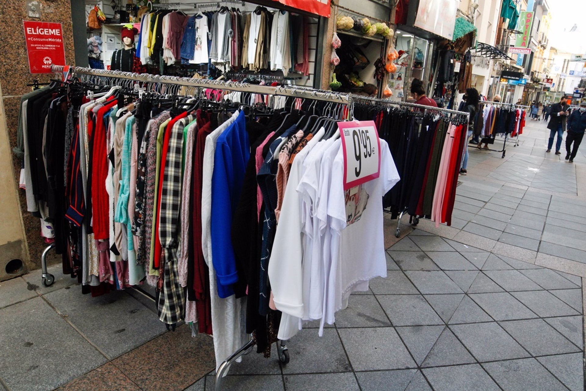 Más de 70 establecimientos de Mérida ofrecen descuentos de hasta el 80% desde este miércoles en un nuevo outlet urbano Más de 70 establecimientos de Mérida ofrecen descuentos de hasta el 80% desde este miércoles en un nuevo outlet urbano