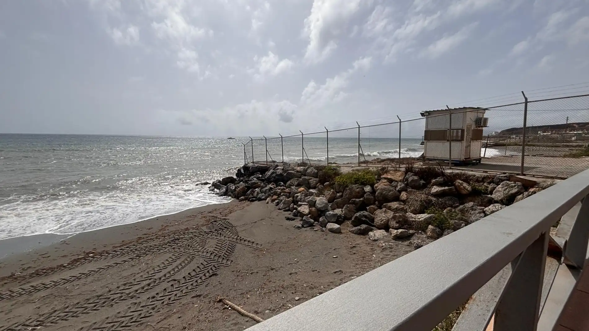 Espigón de la frontera del Tarajal, Ceuta Espigón de la frontera del Tarajal, Ceuta