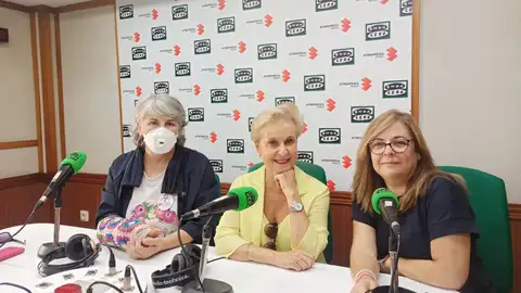 Carmen Lozano, Carmen Quintanilla y Consoli Romero Hablando en Onda Cero de lo Premios SQM