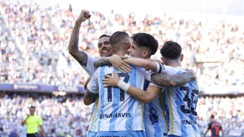 El M&aacute;laga celebra un gol