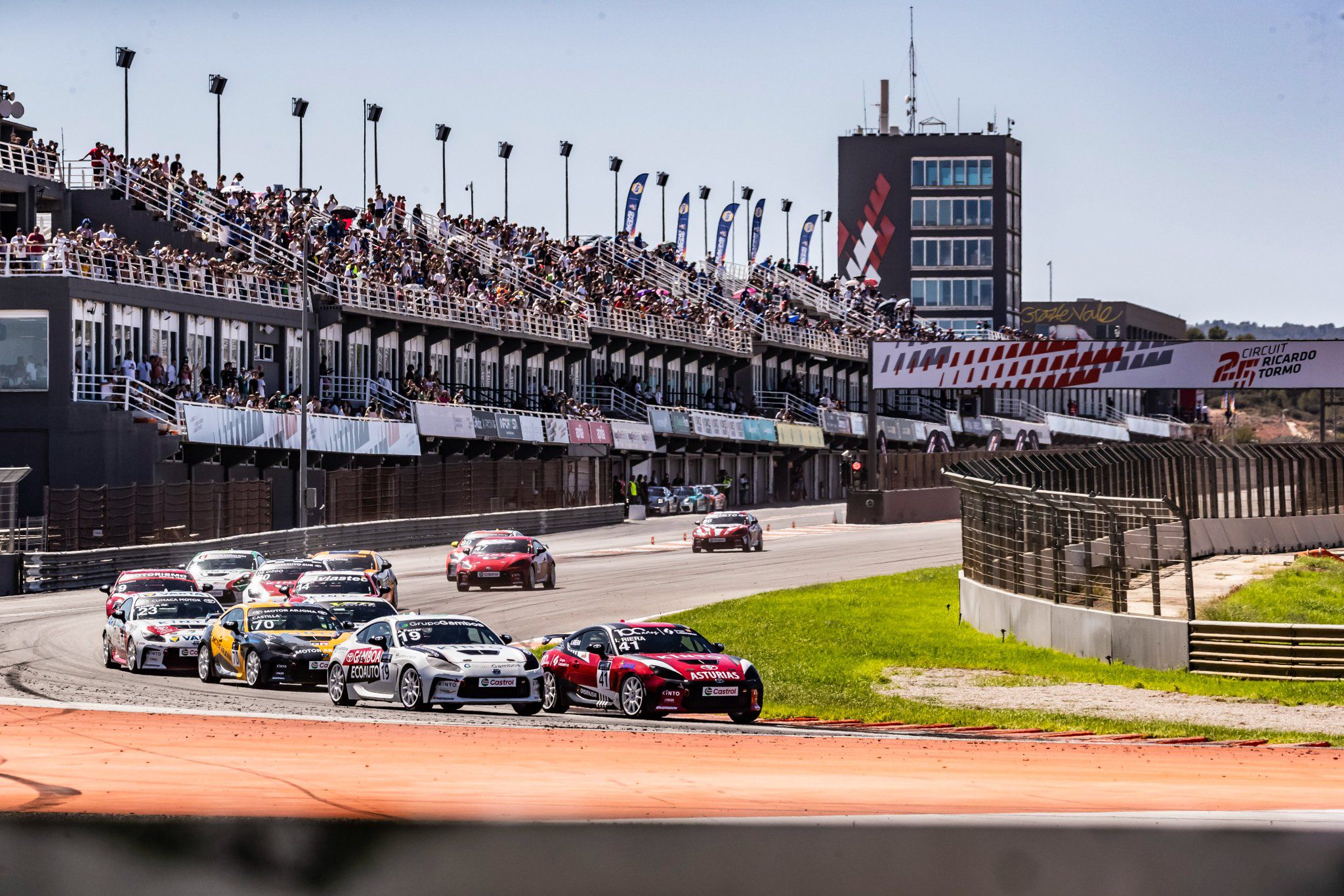 10.000 personas se dan cita en el Circuit durante el Racing Weekend 10.000 personas se dan cita en el Circuit durante el Racing Weekend