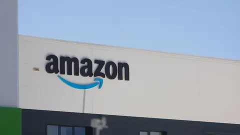 Amazon avisa a sus empleados de que reducirá el número de gerentes y pone fecha a fin del teletrabajo Amazon avisa a sus empleados de que reducirá el número de gerentes y pone fecha a fin del teletrabajo