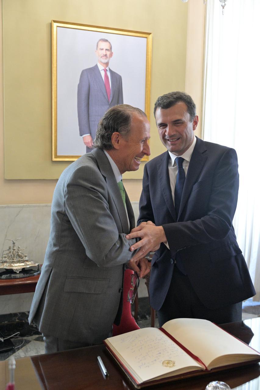Los ayuntamientos de Cádiz y Chiclana afianzan su colaboración con la aprobación del PERTE del agua Los ayuntamientos de Cádiz y Chiclana afianzan su colaboración con la aprobación del PERTE del agua