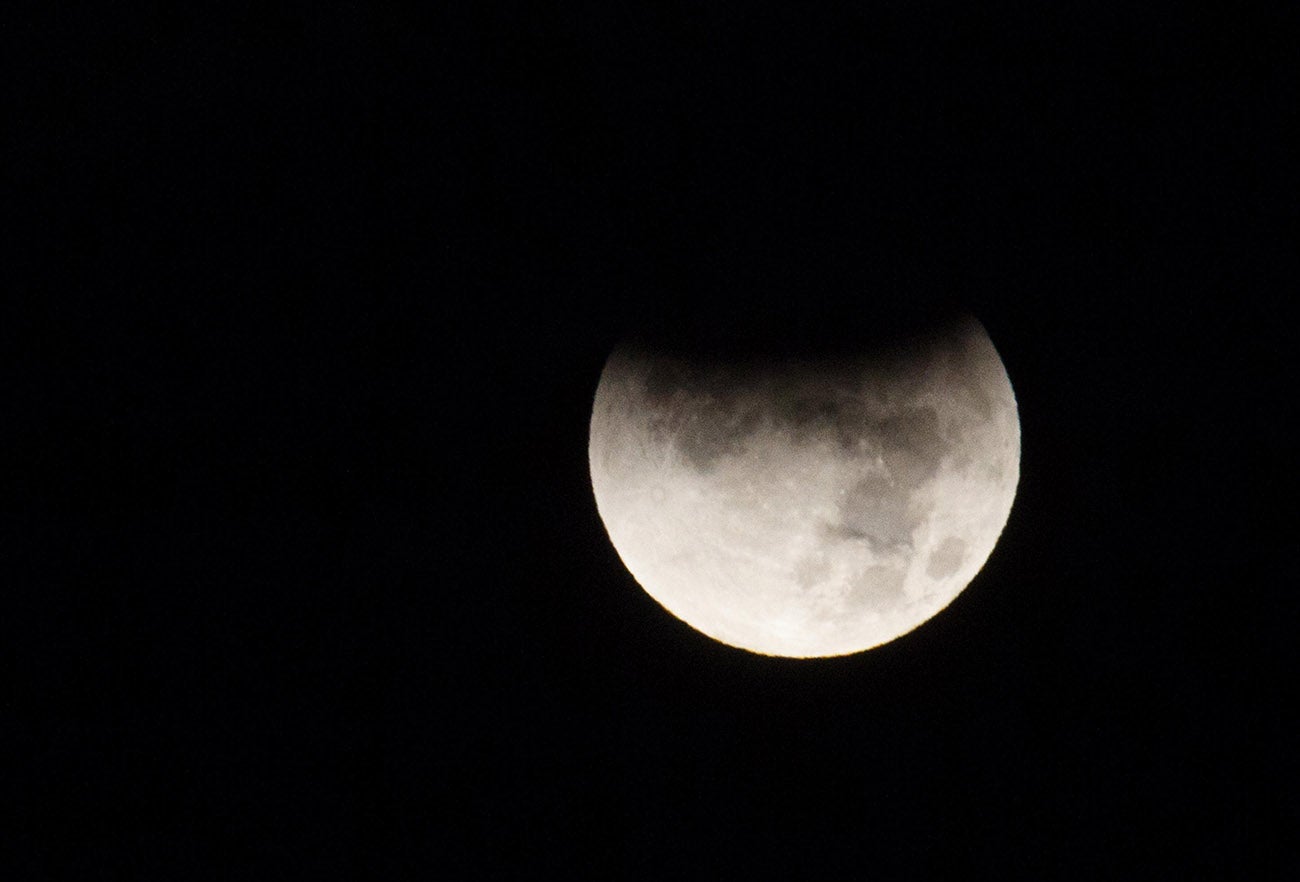 Crean una Luna en la Tierra Crean una Luna en la Tierra