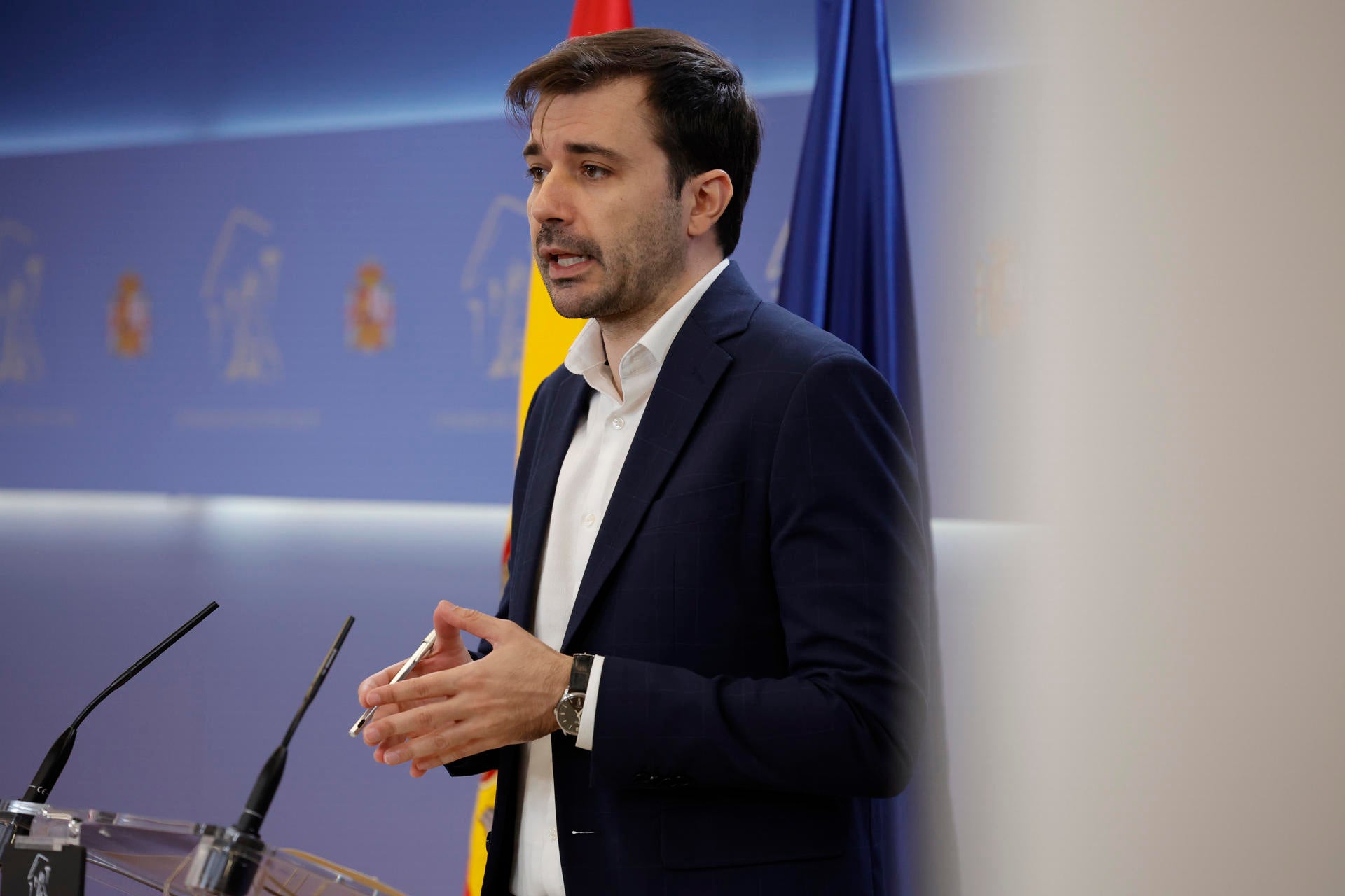 Podemos amenaza a Sánchez con tumbar su plan de regeneración demócratica Podemos amenaza a Sánchez con tumbar su plan de regeneración demócratica