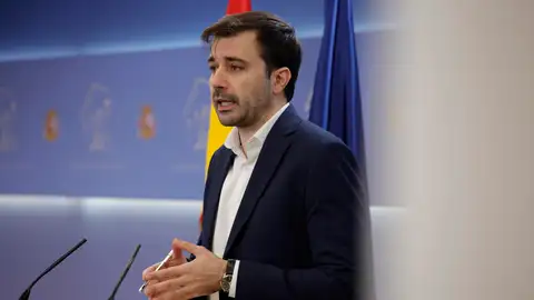 Podemos amenaza a Sánchez con tumbar su plan de regeneración demócratica Podemos amenaza a Sánchez con tumbar su plan de regeneración demócratica