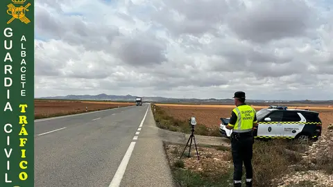 Investigado por conducir a 180km/h en una vía limitada a 90 Investigado por conducir a 180km/h en una vía limitada a 90