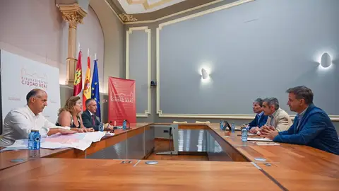 Las diputaciones de Badajoz y Ciudad Real abordan proyectos conjuntos en el ámbito de las infraestructuras viarias Las diputaciones de Badajoz y Ciudad Real abordan proyectos conjuntos en el ámbito de las infraestructuras viarias