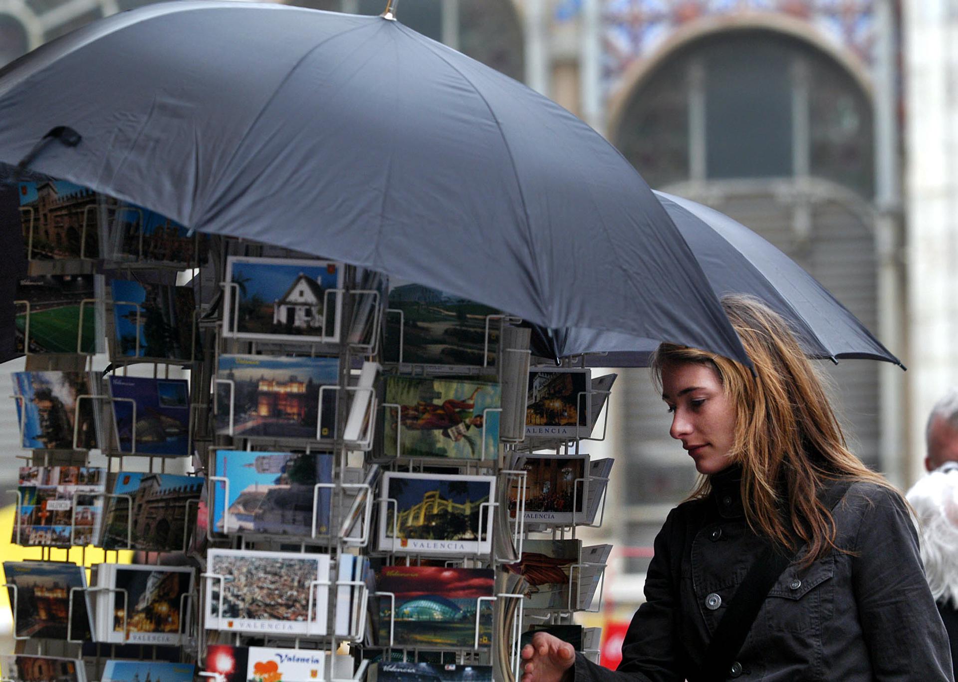 Este martes bajan las temperaturas en la Comunitat Valenciana y se esperan lluvias fuertes en Castellón Este martes bajan las temperaturas en la Comunitat Valenciana y se esperan lluvias fuertes en Castellón