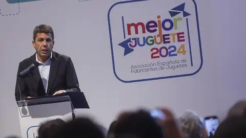 El presidente de la Generalitat, Carlos Mazón, interviene durante la entrega de Premios al Mejor Juguete 2024 - El presidente de la Generalitat, Carlos Mazón, interviene durante la entrega de Premios al Mejor Juguete 2024 -