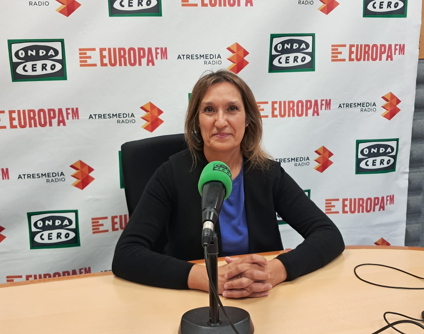 Con Roberto Mayado y Lucía Barreiro desde las 14:30 hasta las 15:00 Con Roberto Mayado y Lucía Barreiro desde las 14:30 hasta las 15:00