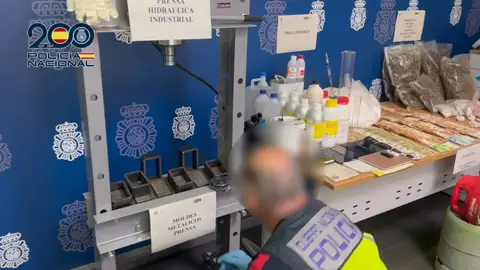 Una imagen del laboratorio de fabricación de drogas de diseño Una imagen del laboratorio de fabricación de drogas de diseño