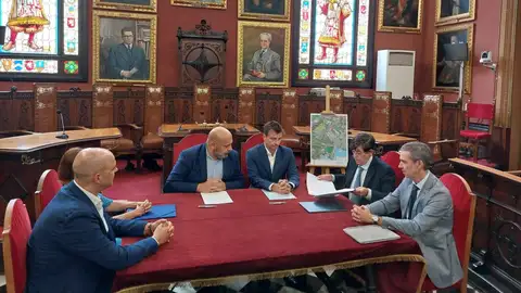 Cort compra los terrenos de Son Quint para convertirlos en un "pulmón verde" de Palma Firma del acuerdo por Son Quint en Cort