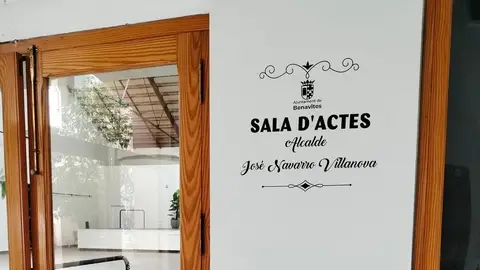 Homenaje del Ayuntamiento de Benavites a su primer alcalde democrático Homenaje del Ayuntamiento de Benavites a su primer alcalde democrático