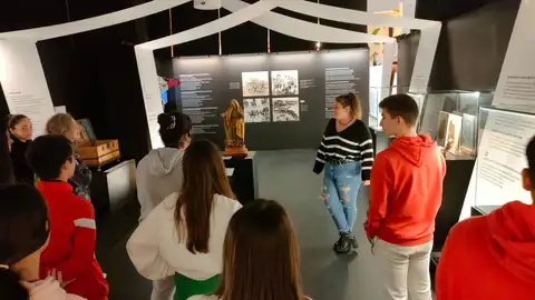 Alrededor de 5.000 alumnos participan cada curso en el programa de divulgación de patrimonio de Vilamuseu, en Villajoyosa Alrededor de 5.000 alumnos participan cada curso en el programa de divulgación de patrimonio de Vilamuseu, en Villajoyosa