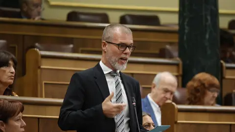 El diputado de Junts Josep María Cruset interviene durante una sesión de sesión de control al Gobierno El diputado de Junts Josep María Cruset interviene durante una sesión de sesión de control al Gobierno/ Jesús Hellín / Europa Press