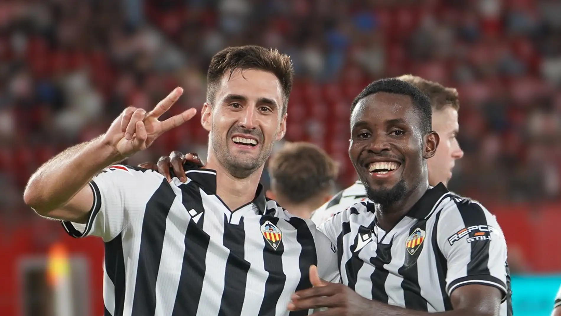 De Miguel celebra su doblete en Almería De Miguel celebra su doblete en Almería