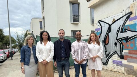 Los portavoces socialistas Catalina Cladera, Xisco Ducr&oacute;s y Omar Lam&iacute;n, junto a la consellera insular Sofia Alonso y la regidora en Palma Silvana Gonz&aacute;lez