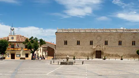 Plaza Mayor de Cogolludo (Guadalajara). Plaza Mayor de Cogolludo (Guadalajara).