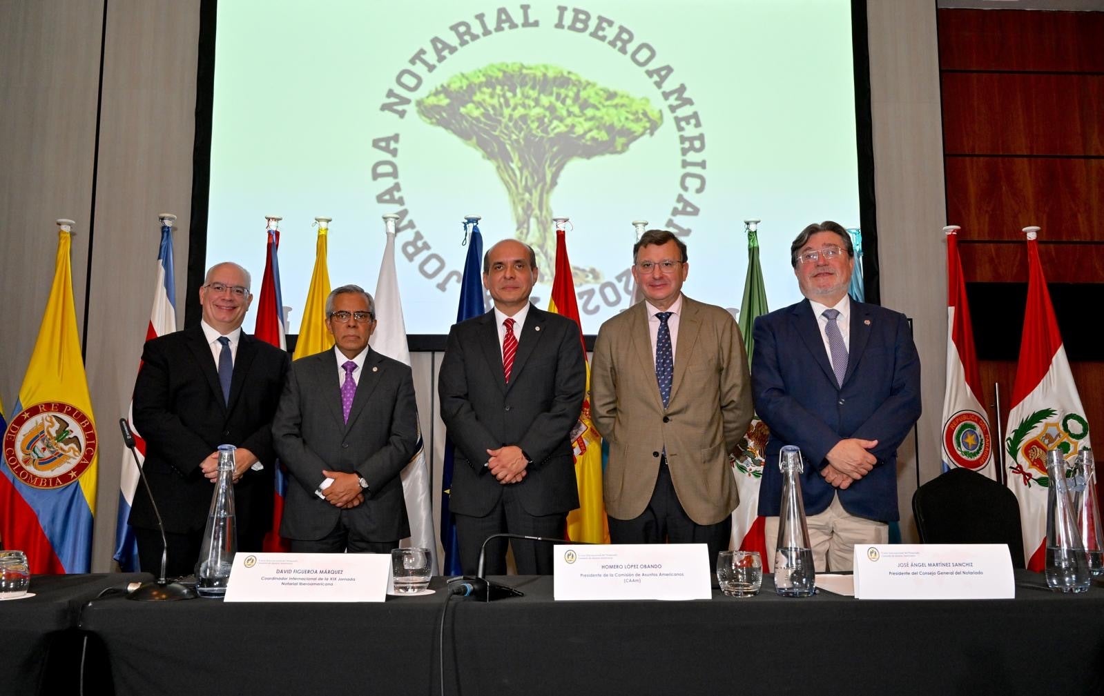 Los notarios españoles conjuran la lentitud diplomática con una red segura de transmisión de documentos Los notarios españoles conjuran la lentitud diplomática con una red segura de transmisión de documentos